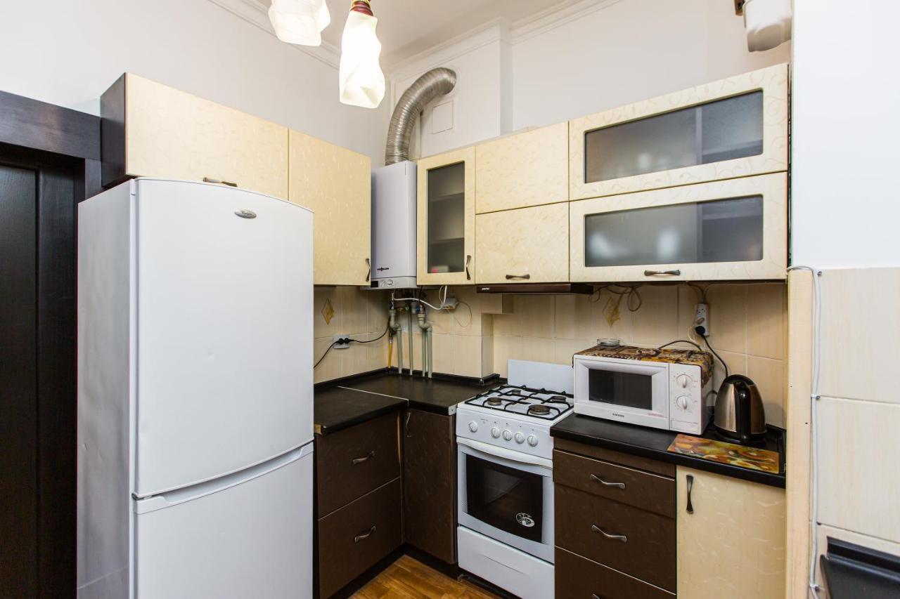 Квартира Подобово Біля Площі Ринок Вулиця Староєврейська 17 Leópolis Exterior foto