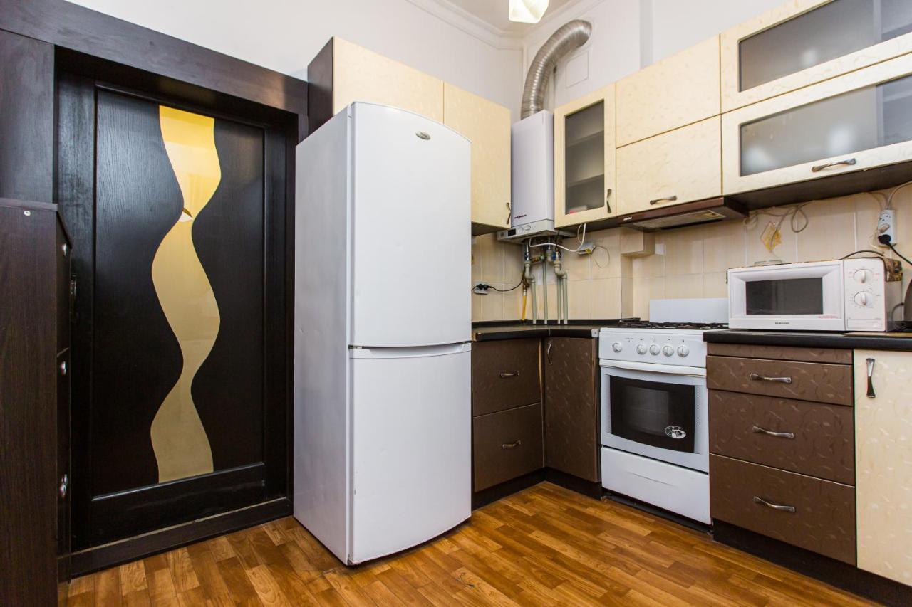 Квартира Подобово Біля Площі Ринок Вулиця Староєврейська 17 Leópolis Exterior foto